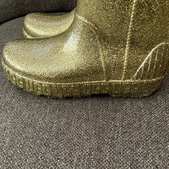 UGG® Australia Drizlita Rain Boots - Glitter Gold - Picture 8 of 9